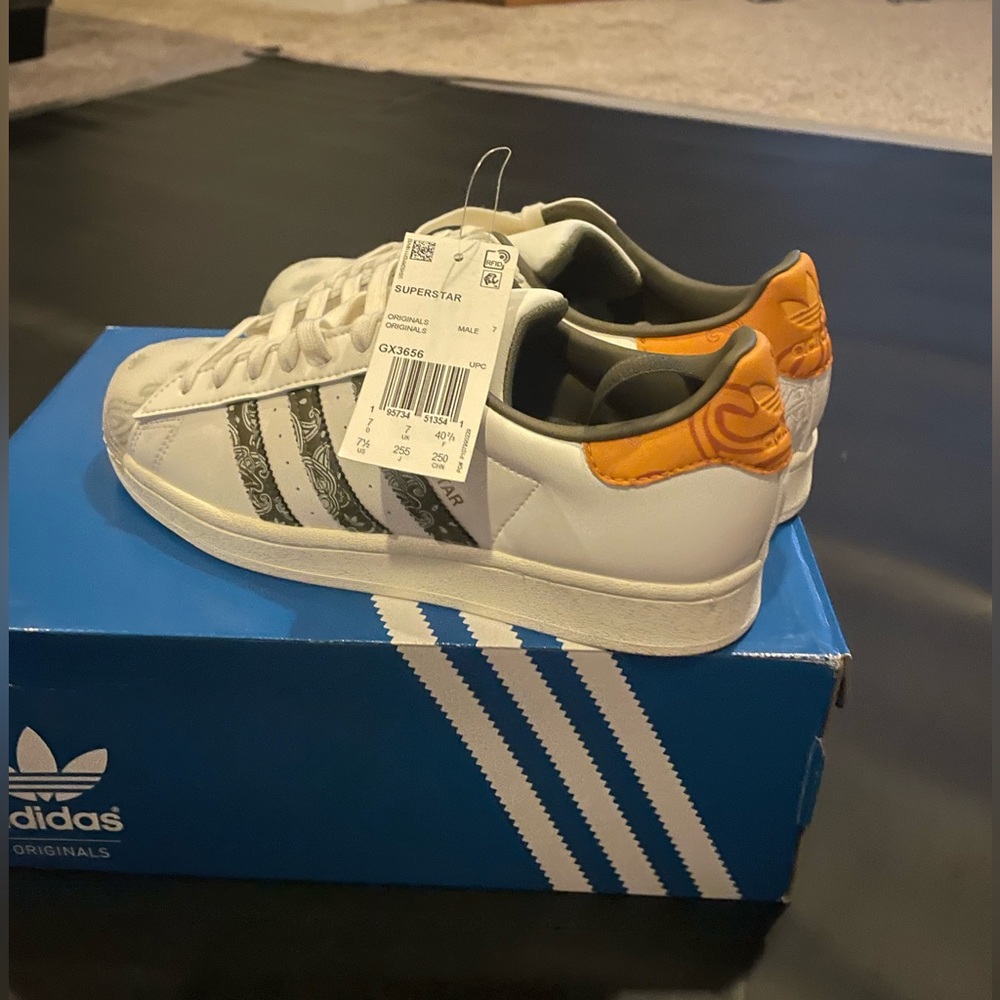Adidas superstar custom Womens Shoes size 9 - Picture 2 of 5